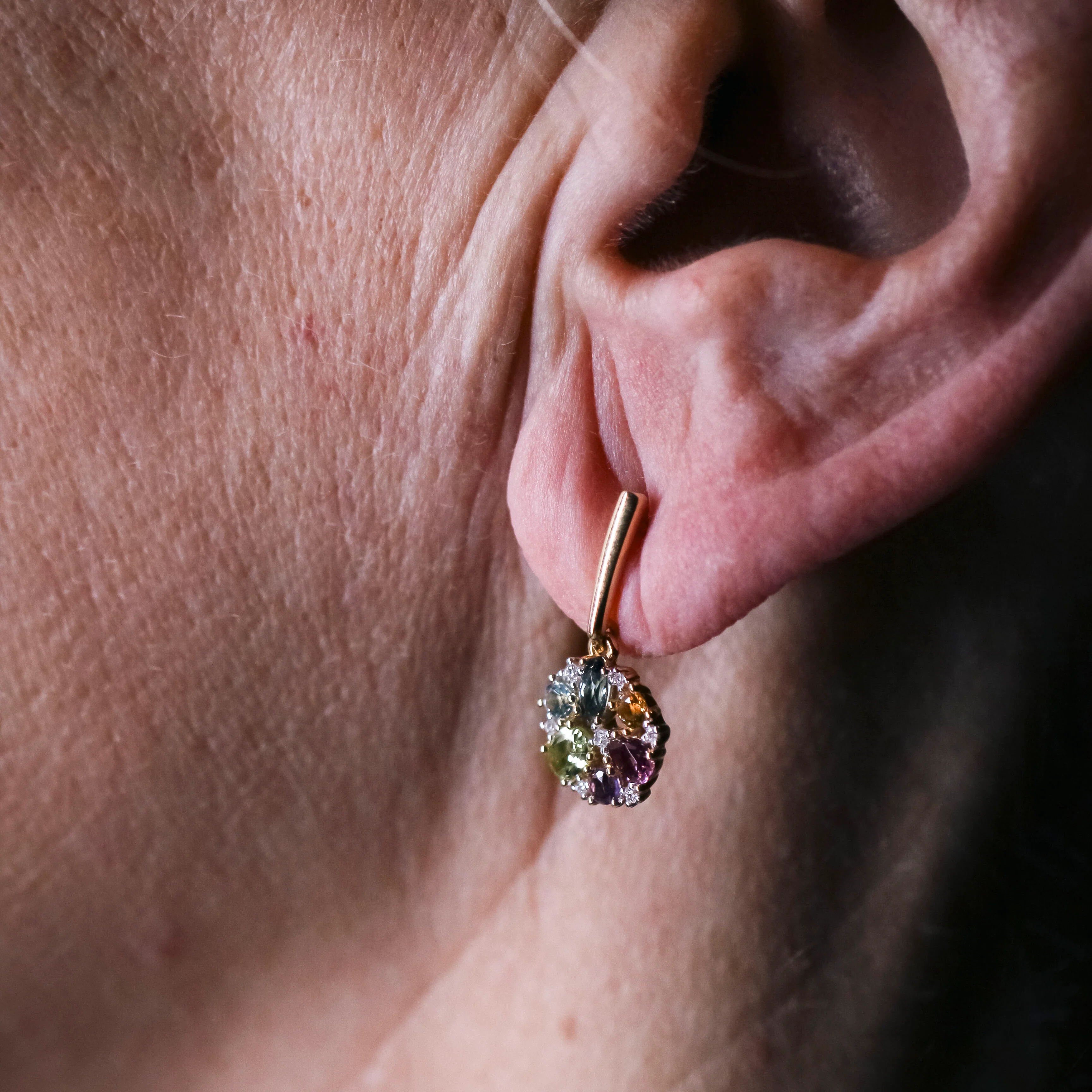 Boucles d'oreilles Pendantes RAINBOW en or jaune et diamants - Image 5