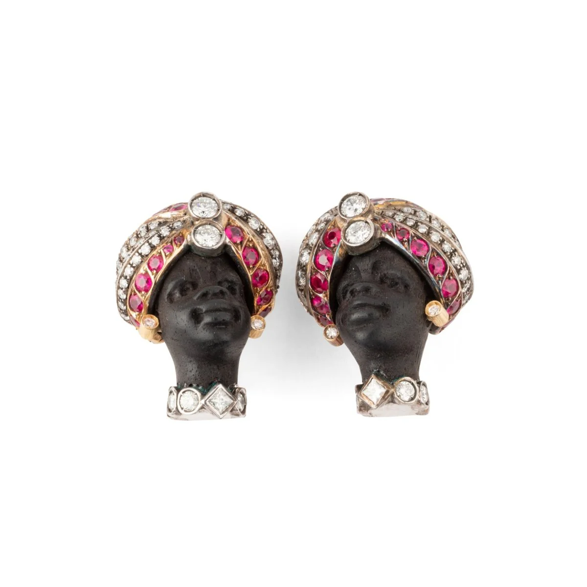 Boucles d'oreilles Clip "Tête de Maure" en or rose, or blanc, bois, argent, rubis et diamants