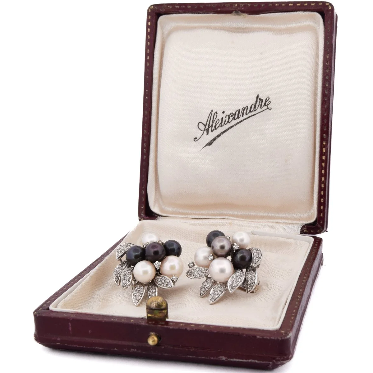 Boucles d'oreilles Clips en or blanc, perles et diamants - Image 7