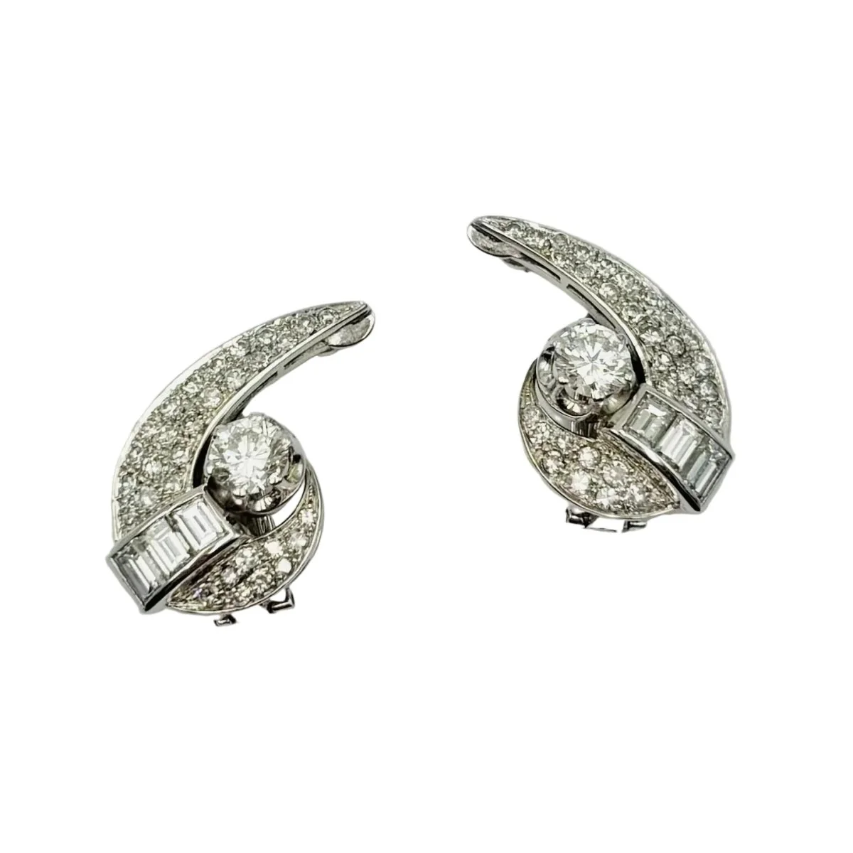 Boucles d'oreilles Clips en or blanc, platine et diamants