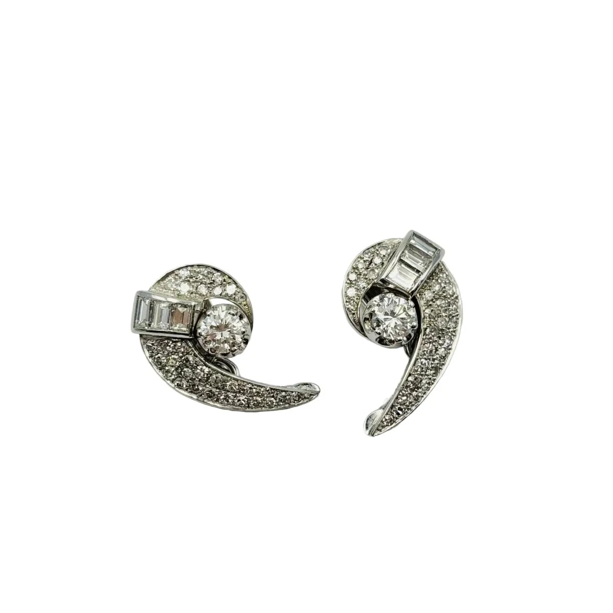 Boucles d'oreilles Clips en or blanc, platine et diamants - Image 6