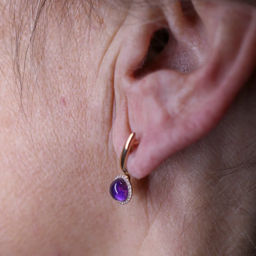Boucles d'oreilles Pendantes en or jaune, améthystes et diamants - Image 2
