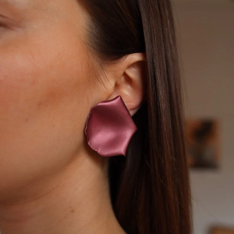 Boucles d'oreilles Clip JAR "Pétales de rose" en aluminium et or jaune - Image 2