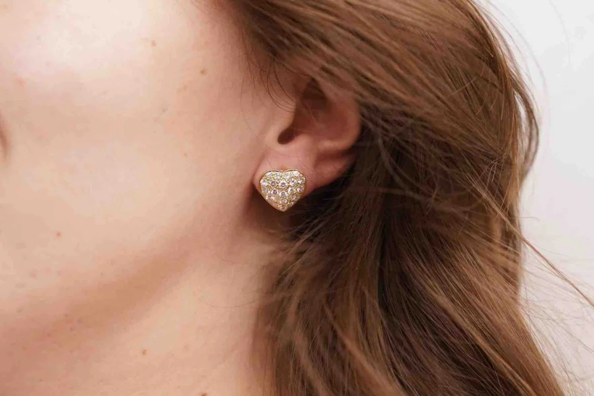 Boucles d'oreilles coeurs diamants en or jaune - Image 2