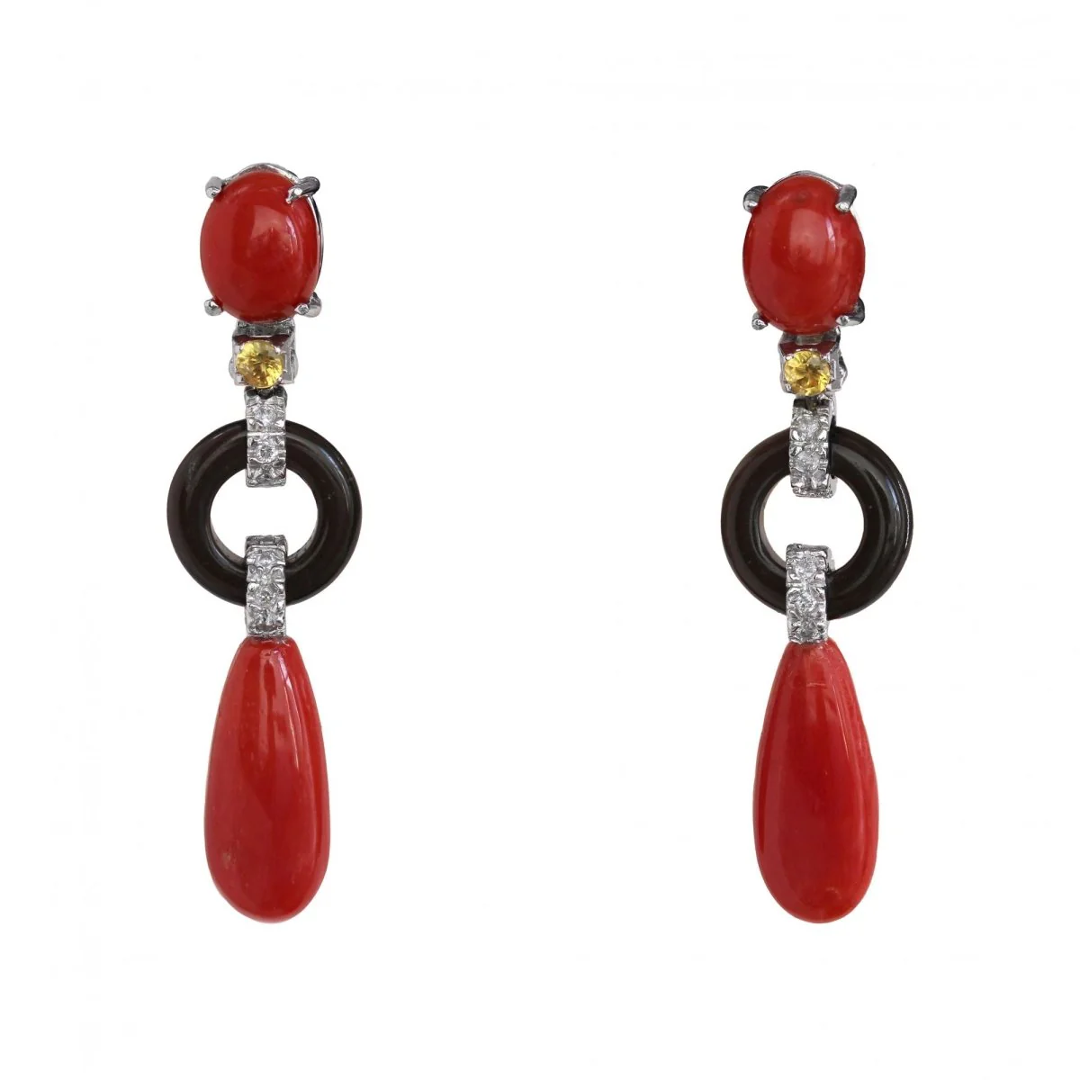 Boucles d'oreilles Clous en or blanc, corail, onyx et diamants