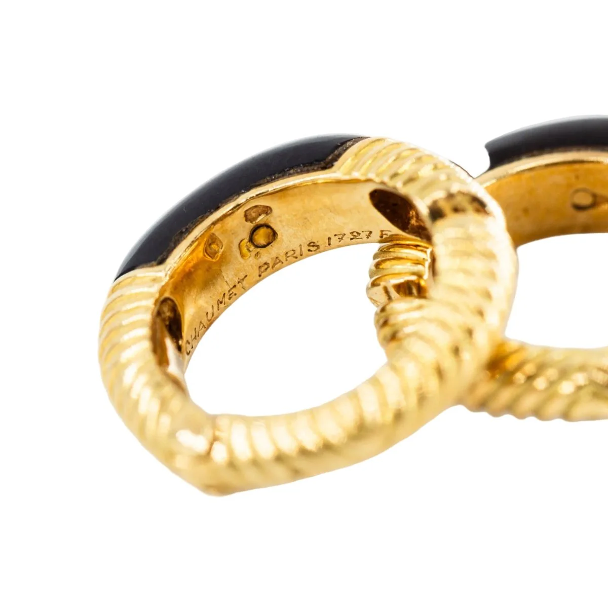 Boucles d'oreilles Créoles CHAUMET en or jaune et oeil de tigre - Image 6