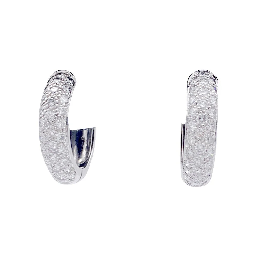 Boucles d'oreilles créoles en or blanc, diamants.