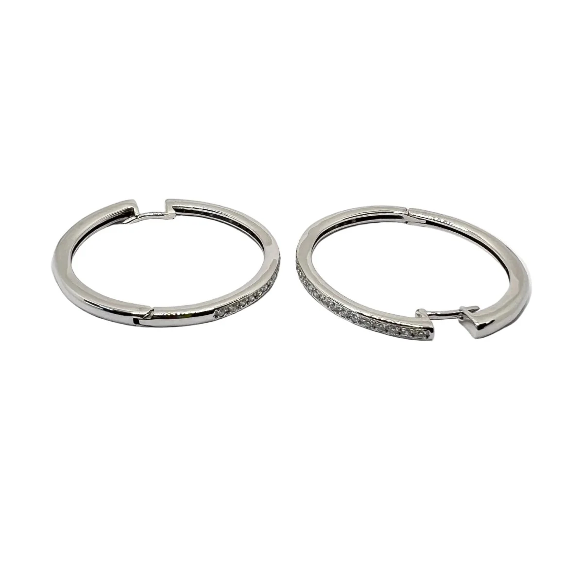 Boucles d'oreilles Créoles en or blanc et diamants - Image 2