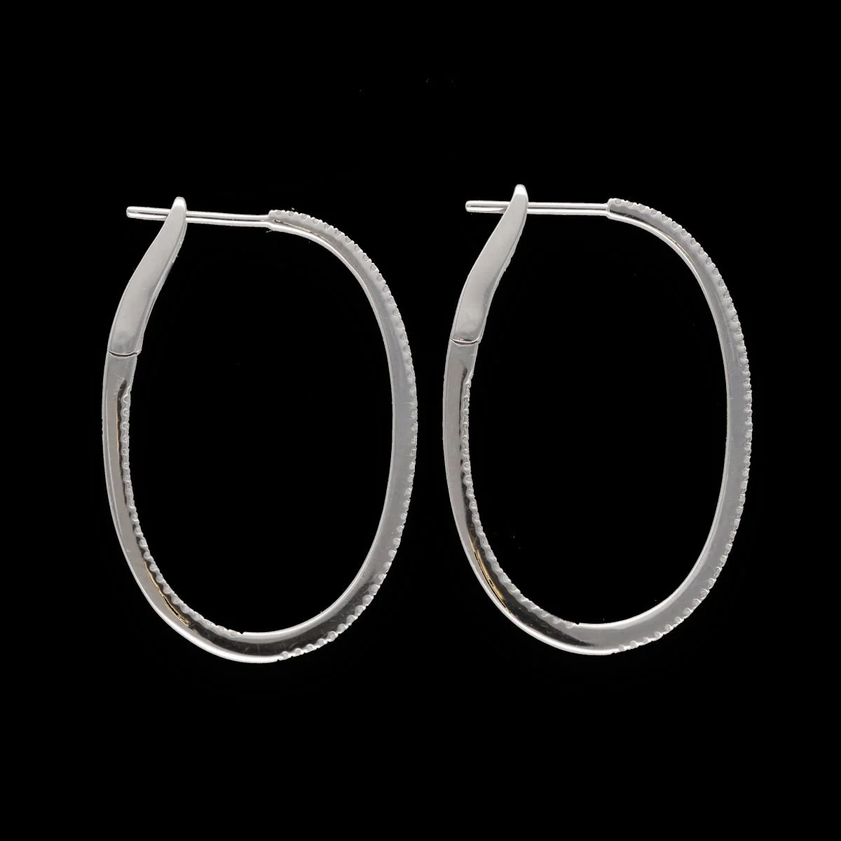 Boucles d'oreilles Créoles en or gris et diamants - Image 3