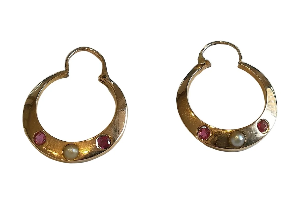 Boucles d'oreilles Créoles en or rose, pierres rouges et perles