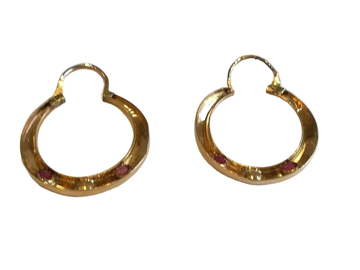 Boucles d'oreilles Créoles en or rose, pierres rouges et perles - Image 2