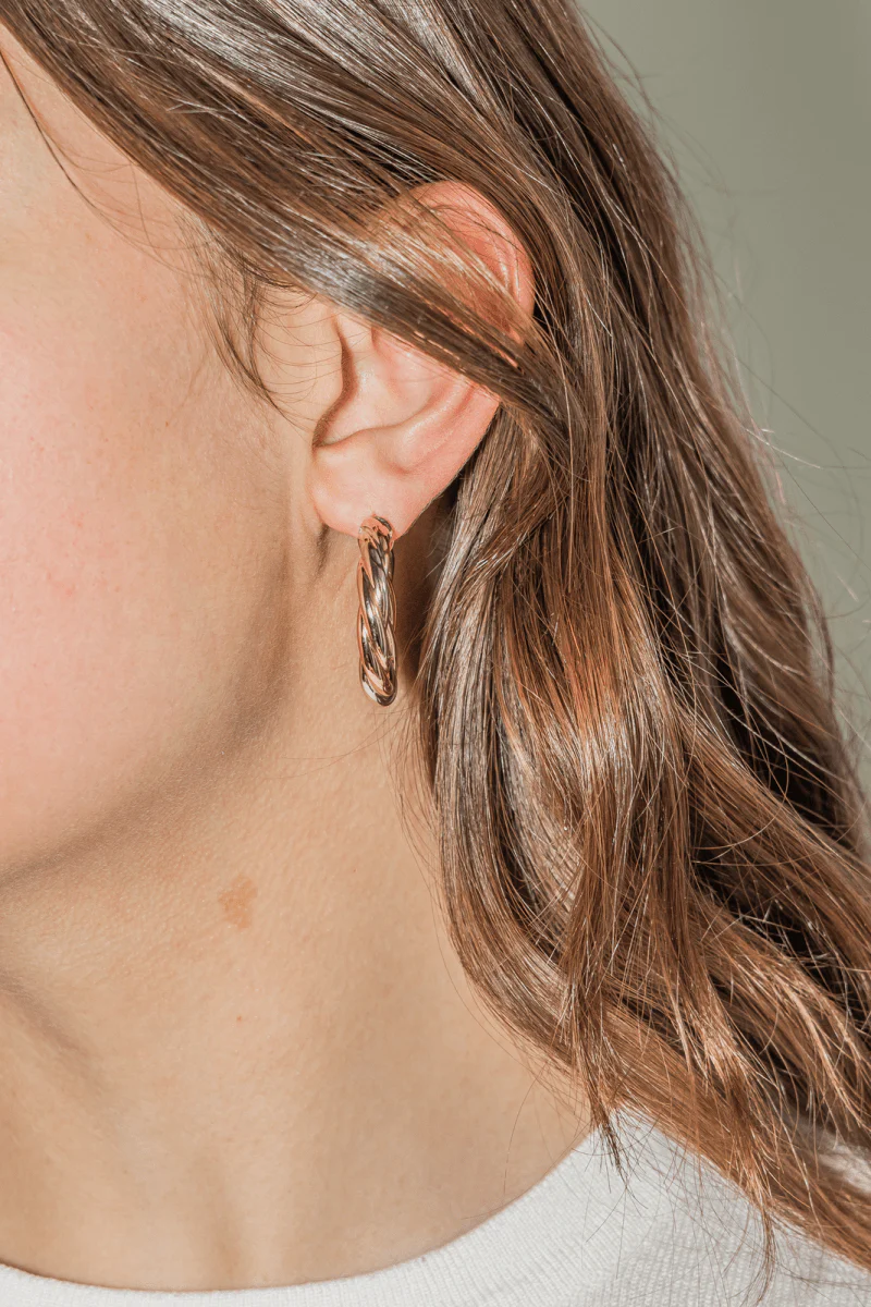 Boucles d'oreilles Créoles en or jaune, blanc et rose - Image 2
