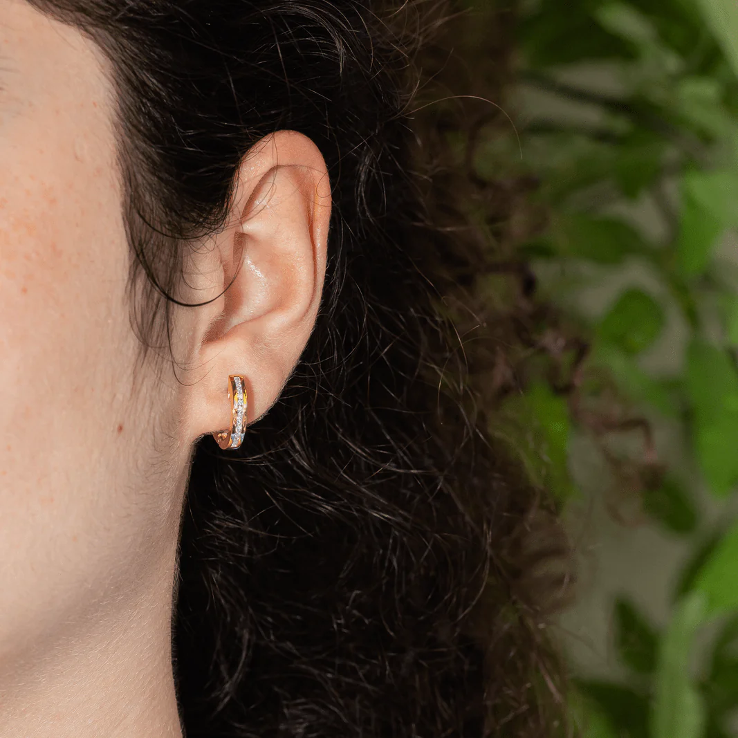 Boucles d'oreilles Créoles en or jaune et diamant - Image 2