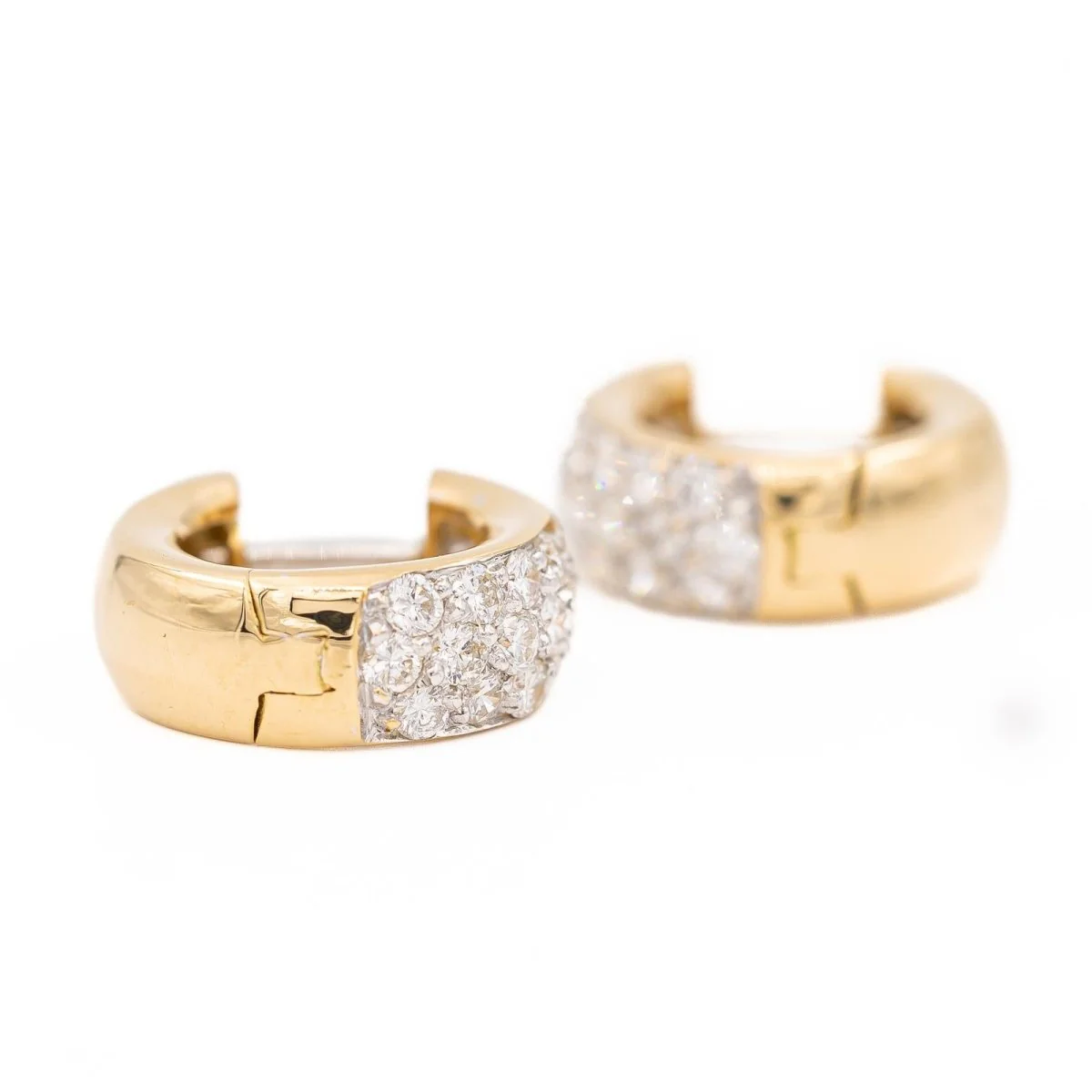 Boucles d'oreilles Créoles en or jaune et diamants - Image 6