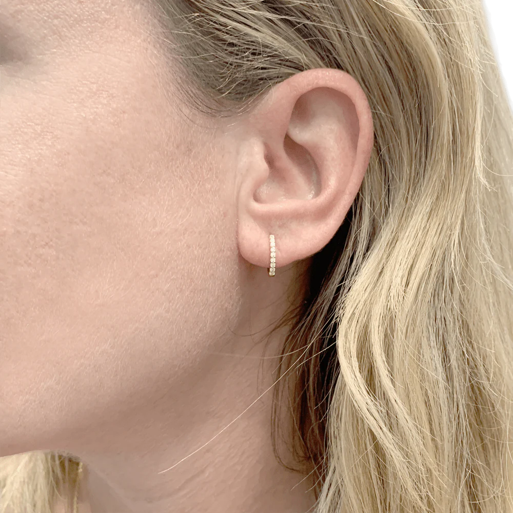 Boucles d'oreilles Créoles en or jaune et diamants - Image 2