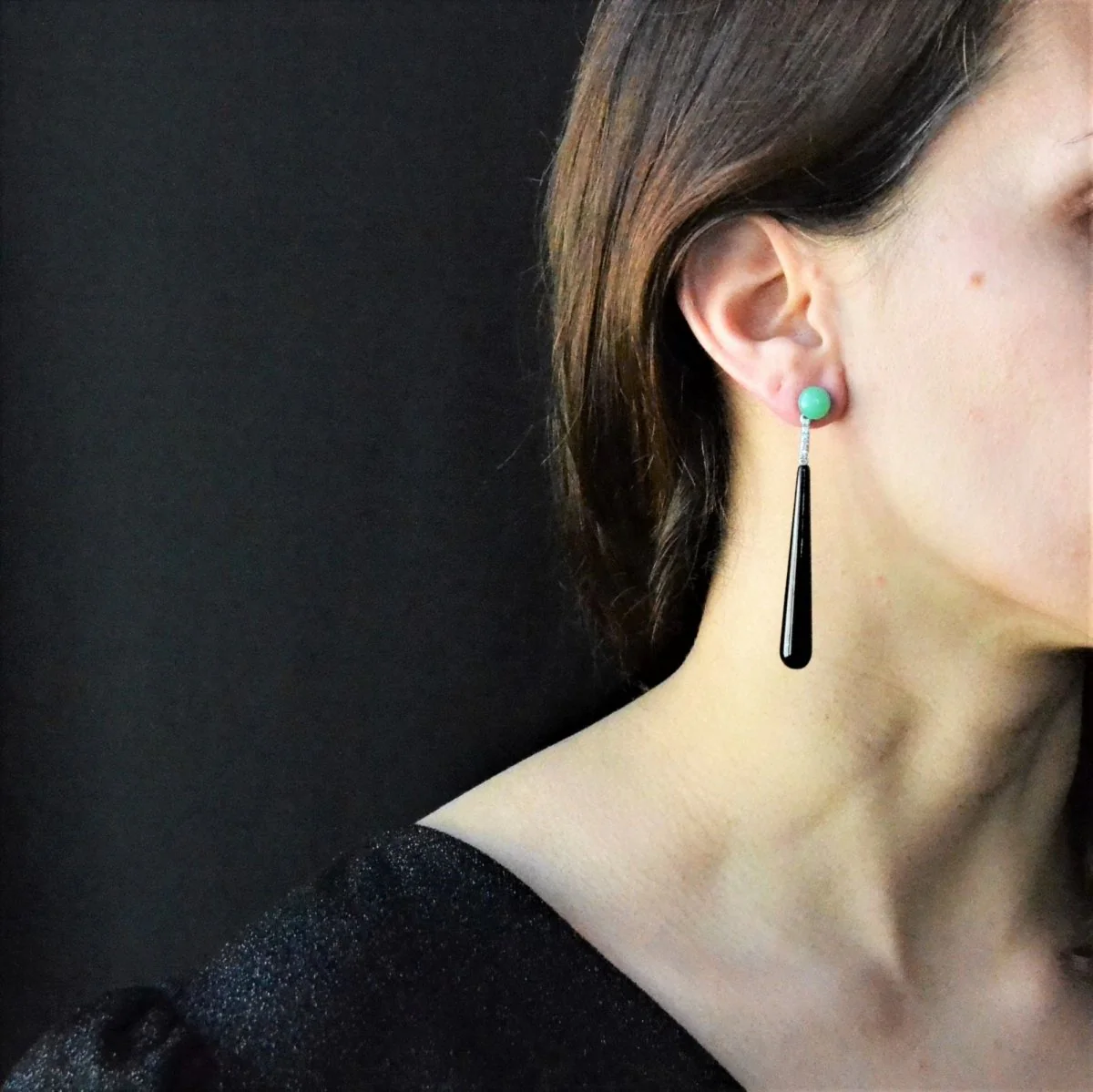 Boucles d'oreilles Pendantes en or blanc, chrysoprase, onyx et diamants - Image 2