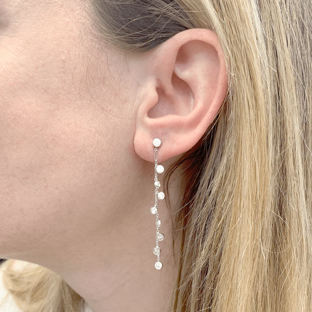 Boucles d'oreilles DIOR "Baby diamants" en or blanc et diamants - Image 2