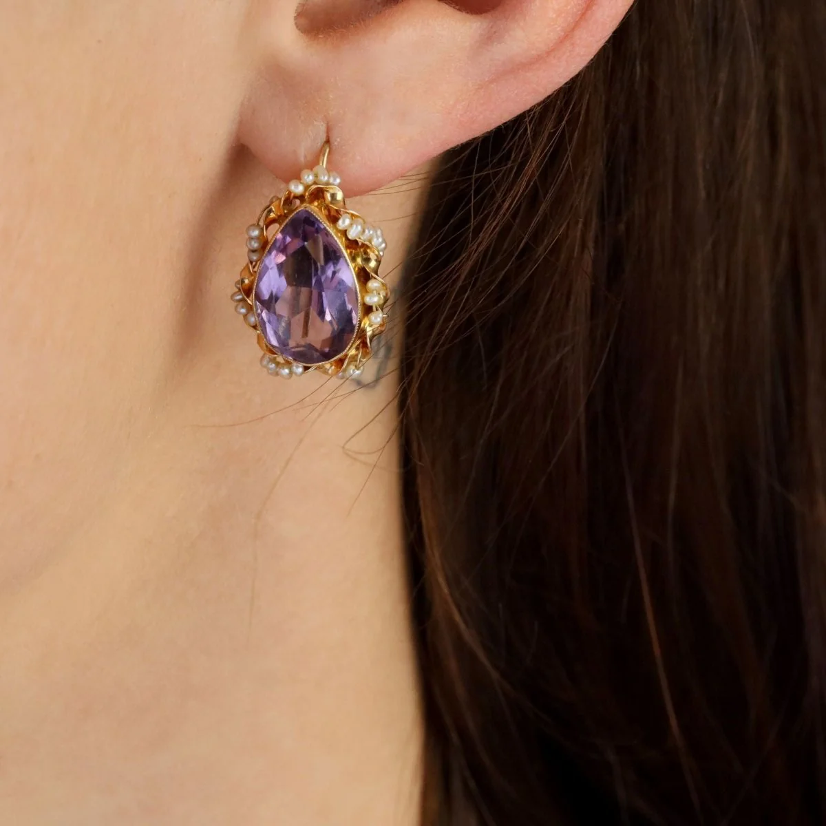 Boucles d'oreilles dormeuses en or jaune et améthyste - Image 6