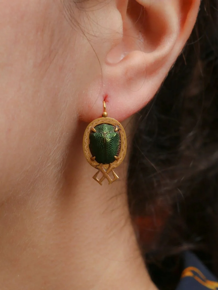 Boucles d'oreilles dormeuses or jaune scarabée - Image 2