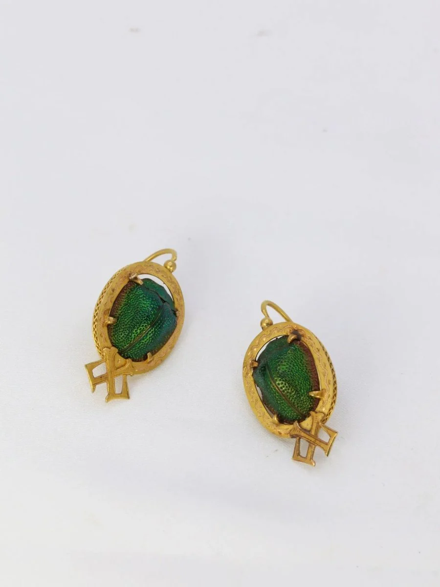 Boucles d'oreilles dormeuses or jaune scarabée - Image 4