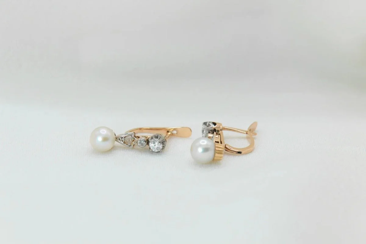 Boucles d'oreilles Dormeuses en Or, Perles et Diamants - Image 6