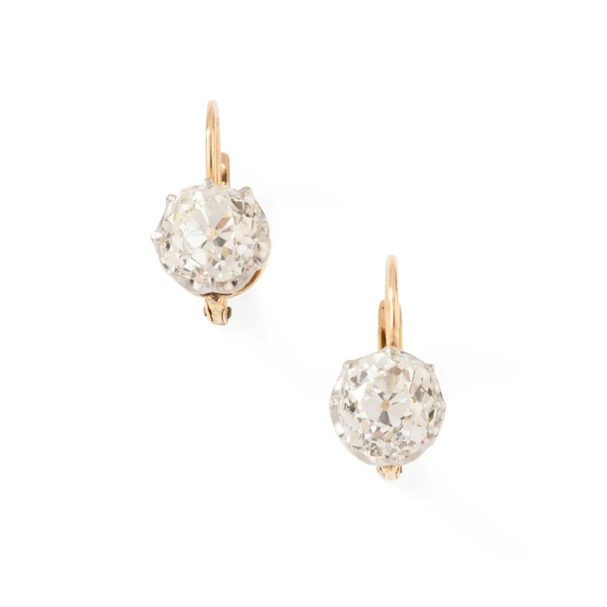 Boucles d'oreilles Dormeuses en or rose, platine et diamants