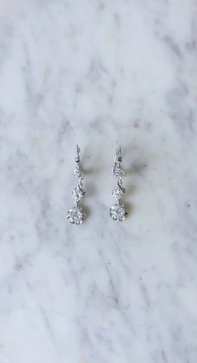 Longues dormeuses diamants sur or blanc - Image 4