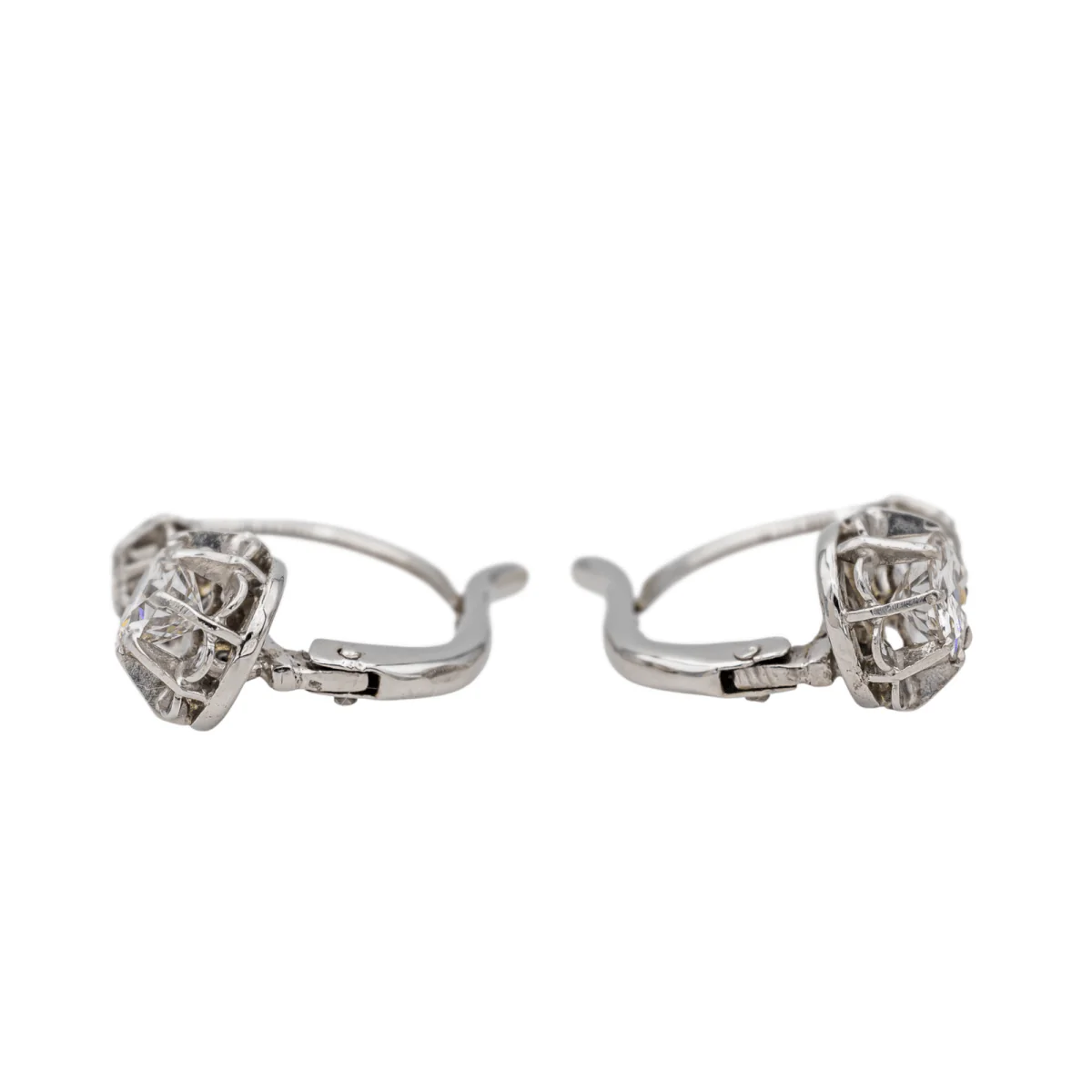 Boucles d'oreilles Dormeuses en or blanc et diamants - Image 6