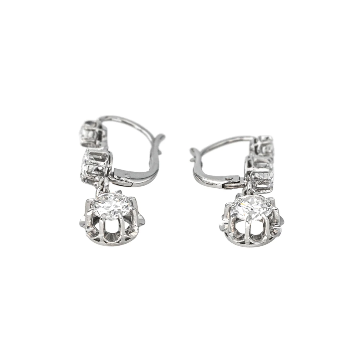 Boucles d'oreilles Dormeuses en or blanc et diamants - Image 6