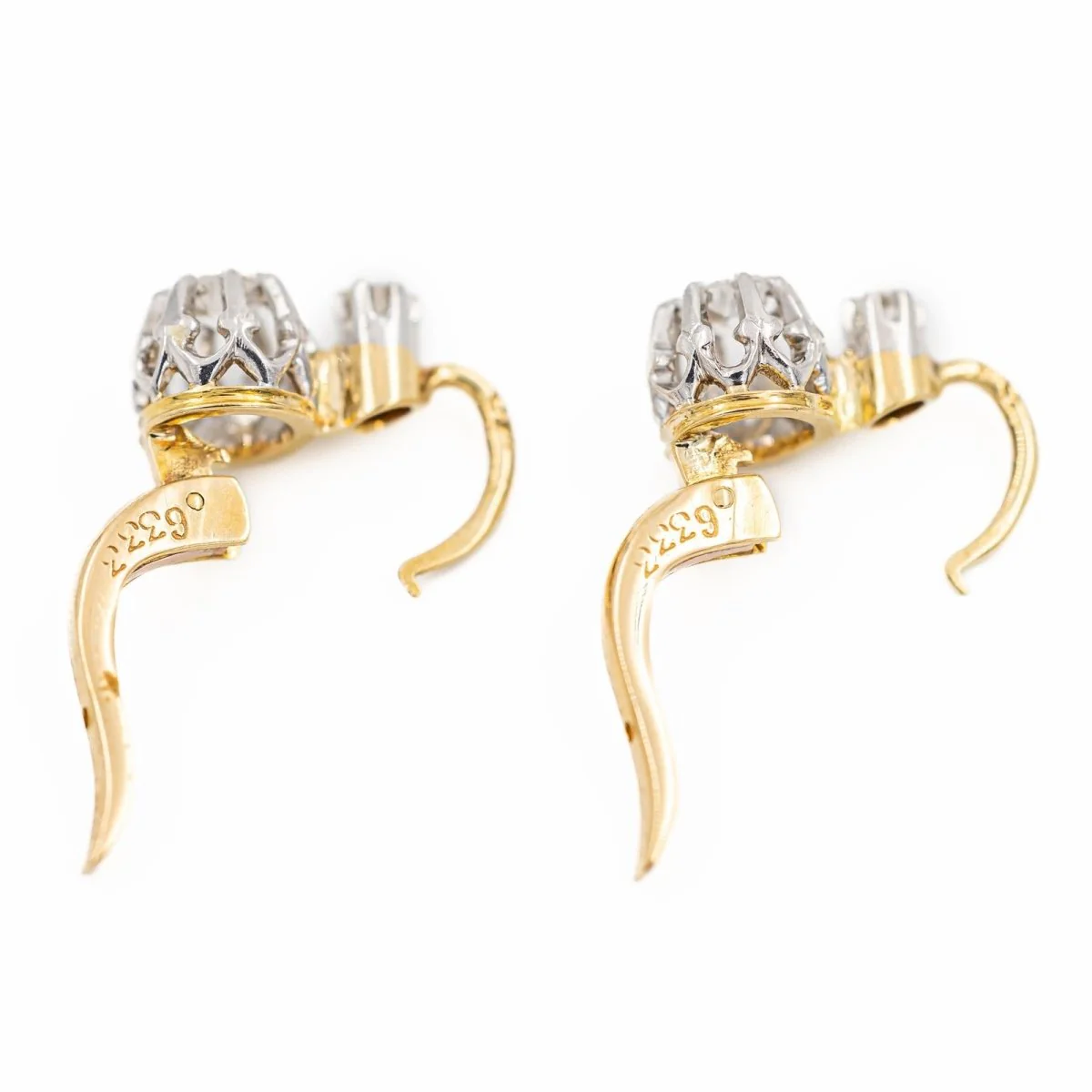 Boucles d'oreilles Dormeuses en or jaune et diamants - Image 4