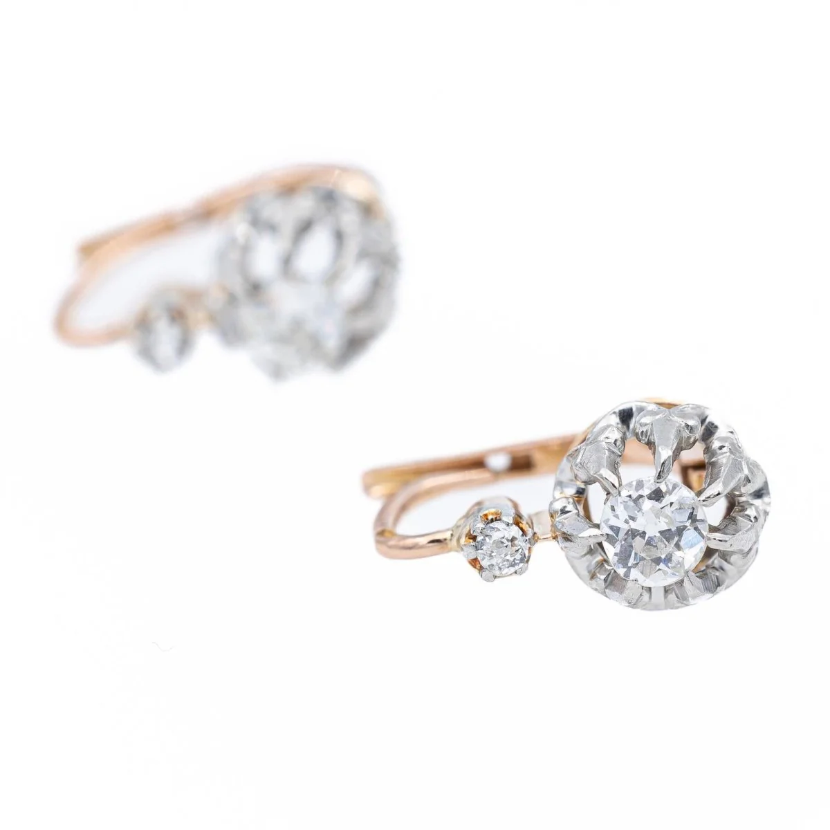 Boucles d'oreilles Dormeuses en or blanc, or rose et diamants - Image 6