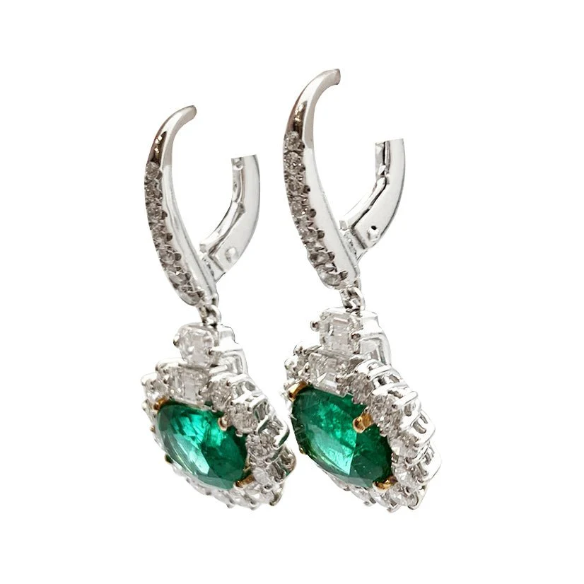 Boucles d'oreilles en or blanc, émeraudes et diamants - Image 3