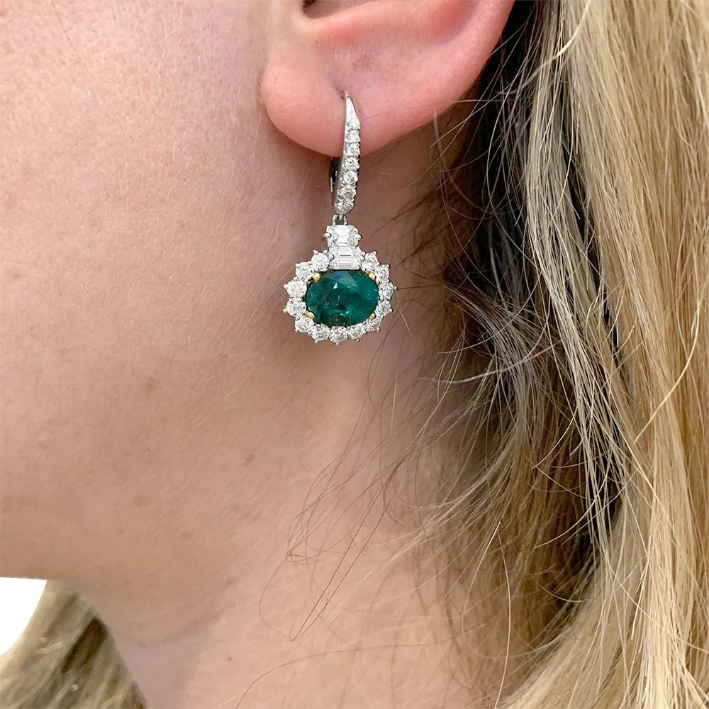 Boucles d'oreilles en or blanc, émeraudes et diamants - Image 9