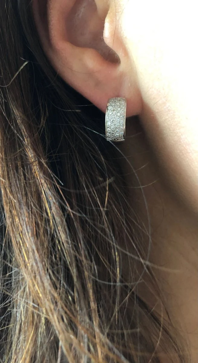 Boucles d'oreilles en demi créole en or gris et diamant - Image 4