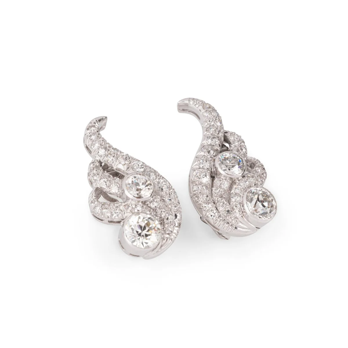 Boucles d'oreilles Clips en or blanc, platine et diamants - Image 3