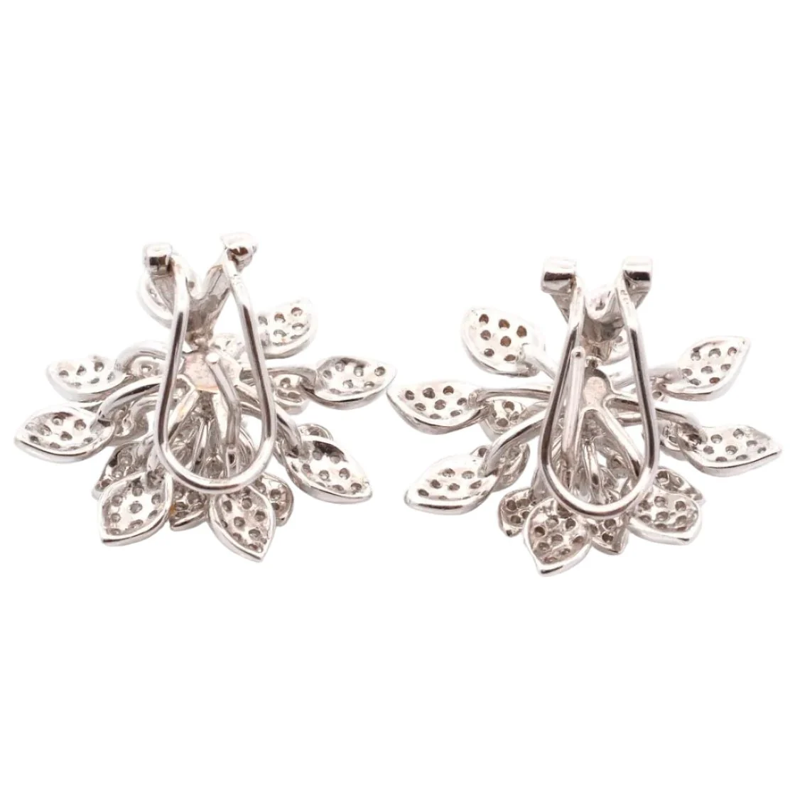 Boucles d'oreilles Clips en or blanc et diamants - Image 2