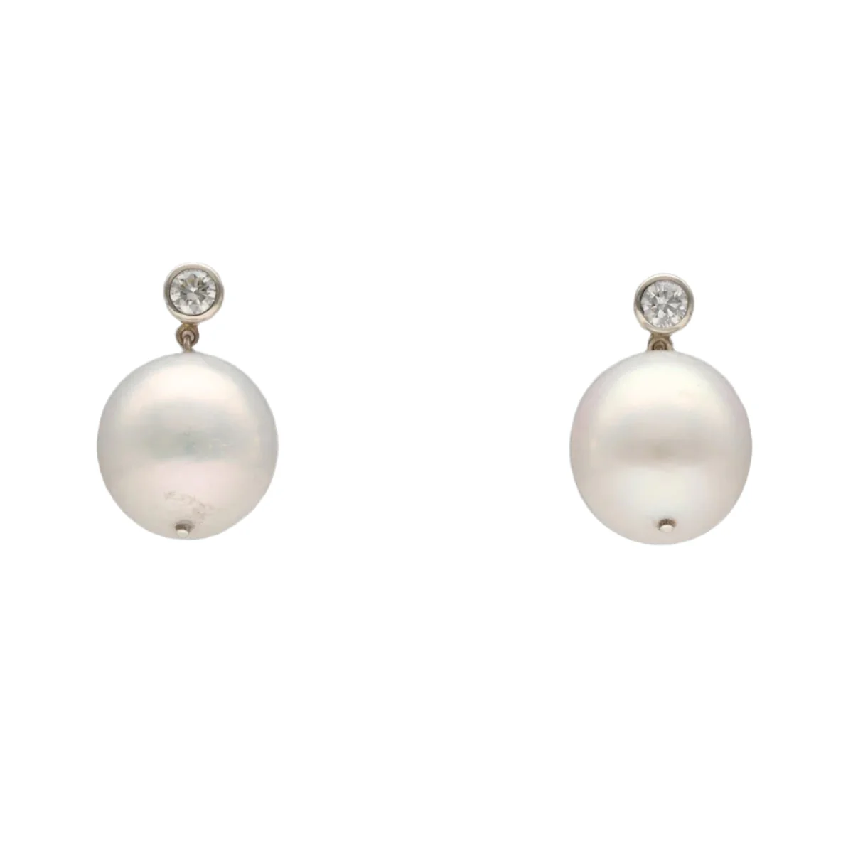 Boucles d'oreilles en or blanc, perles et diamants