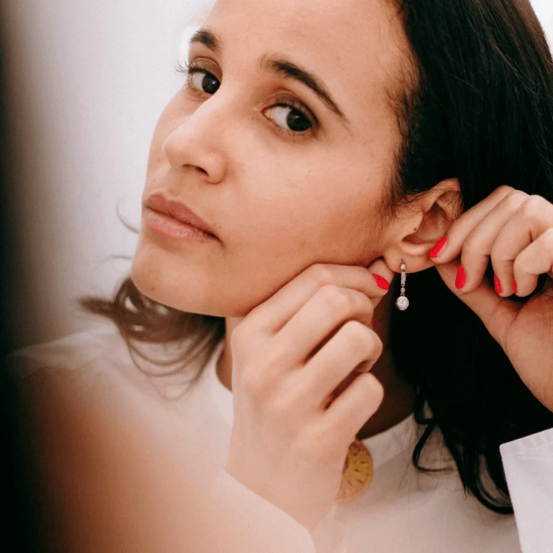 Boucles d'oreilles Dormeuses en platine, or blanc et diamant - Image 2
