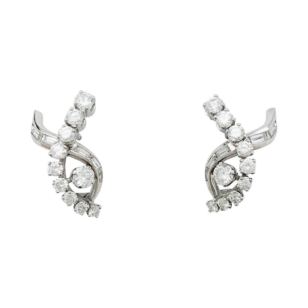 Boucles d'oreilles entrelacs en or blanc et diamants