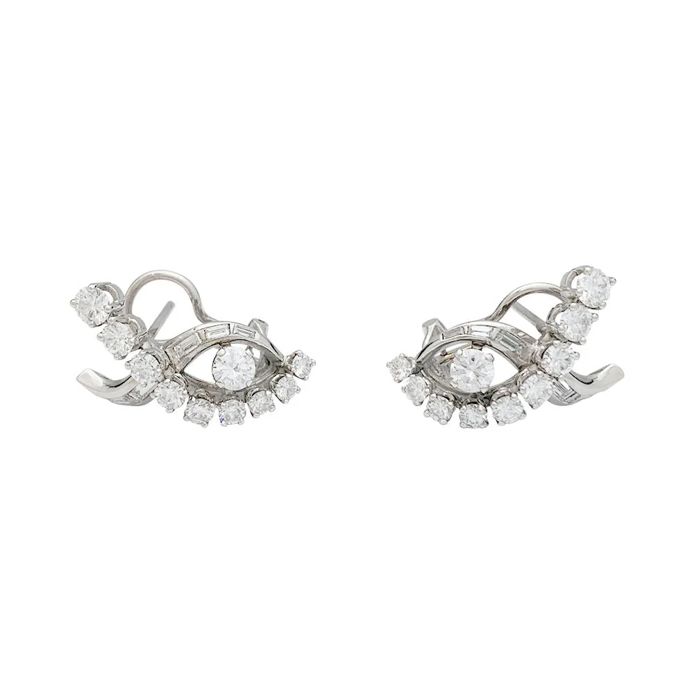 Boucles d'oreilles entrelacs en or blanc et diamants - Image 2