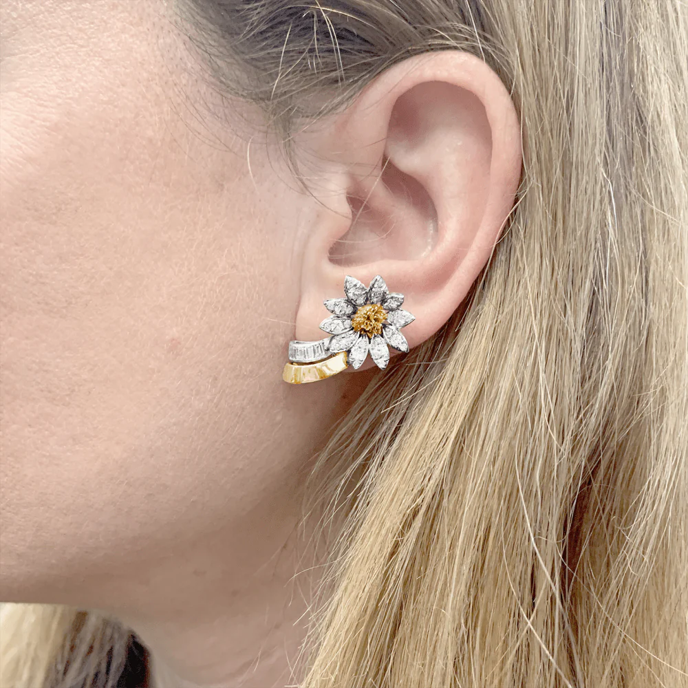 Boucles d'oreilles Clips en or jaune, platine, et diamants - Image 2