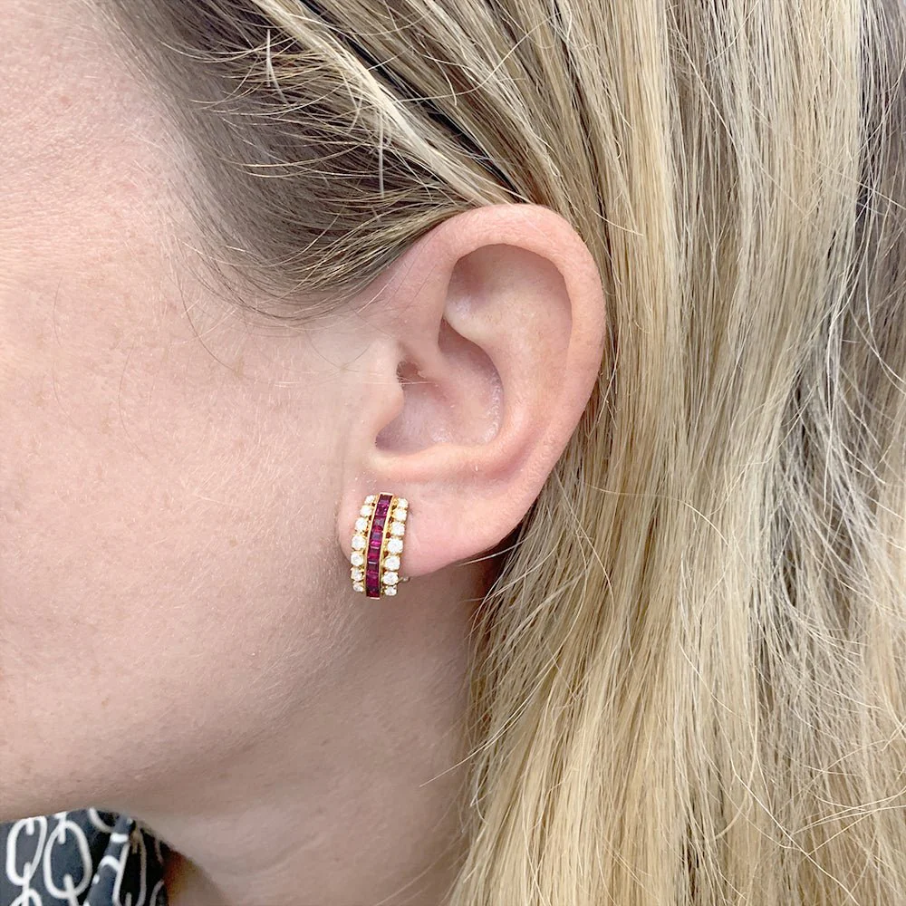 Boucles d'oreilles FRED, or jaune, diamants et rubis. - Image 6