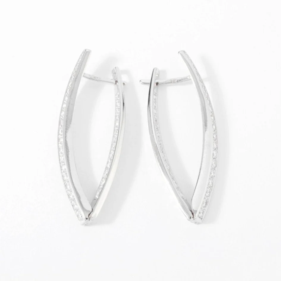 Boucles d'oreilles géométrique en diamant - Image 3