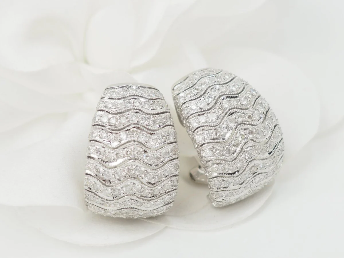 Boucles d'oreilles Clips en or blanc et diamants - Image 5