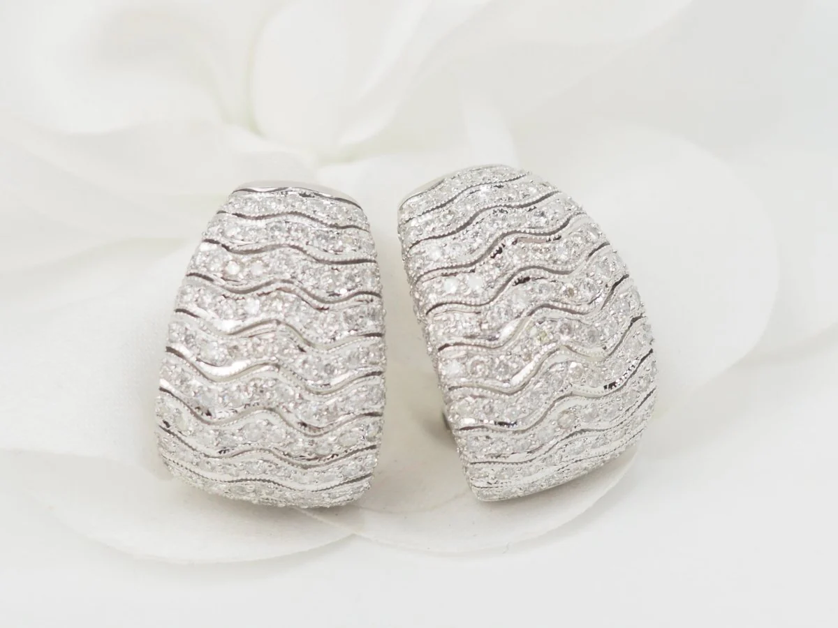 Boucles d'oreilles Clips en or blanc et diamants - Image 6