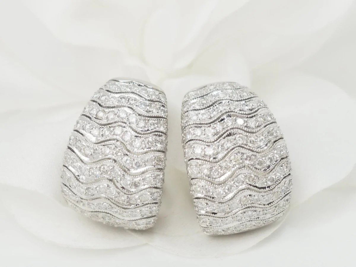 Boucles d'oreilles Clips en or blanc et diamants - Image 8