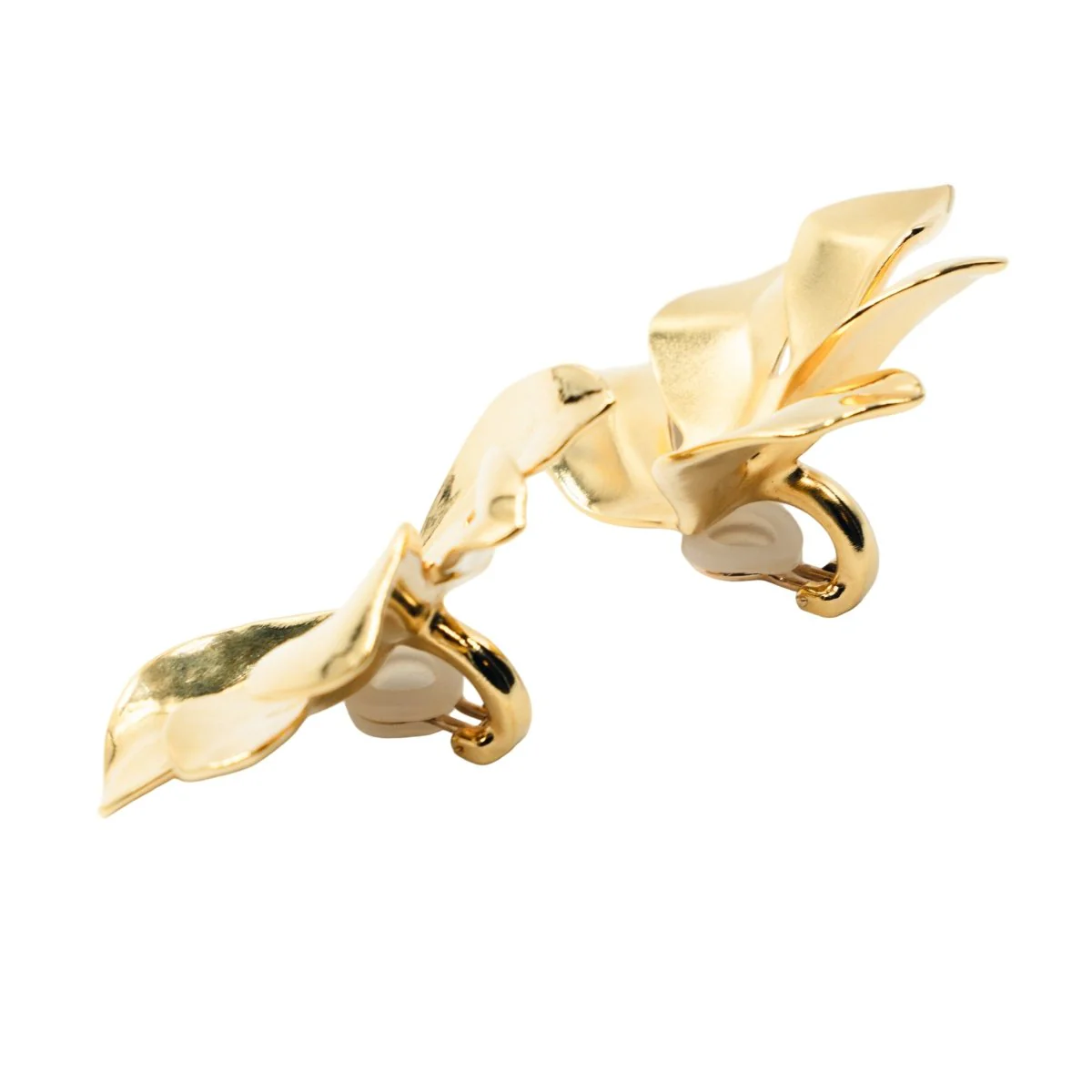 Boucles d'oreilles Clips JAR "Feuille de figuier" en aluminium et or jaune - Image 8