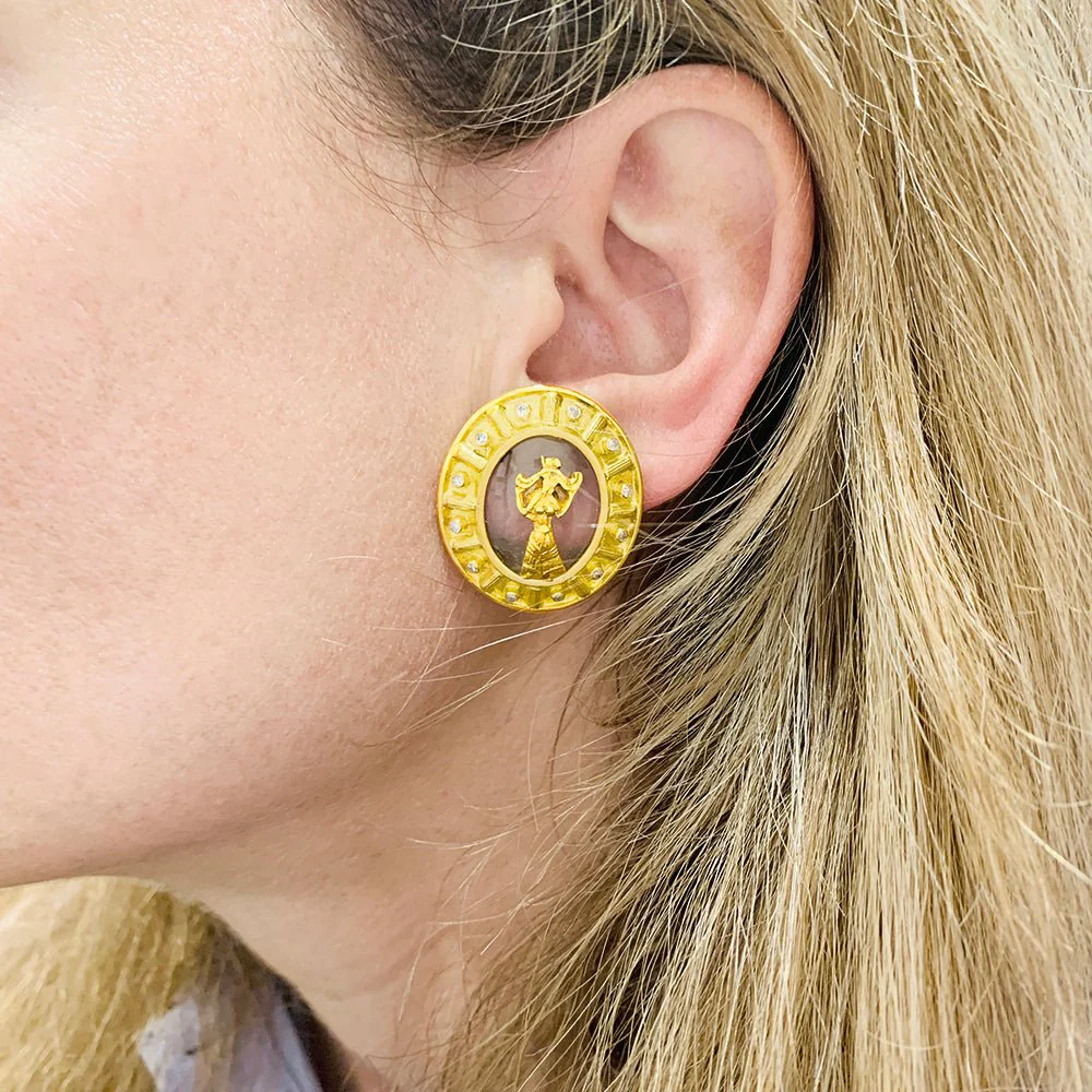 Boucles d'oreilles Clip LALAOUNIS en or jaune, diamants, et cristal de roche - Image 2