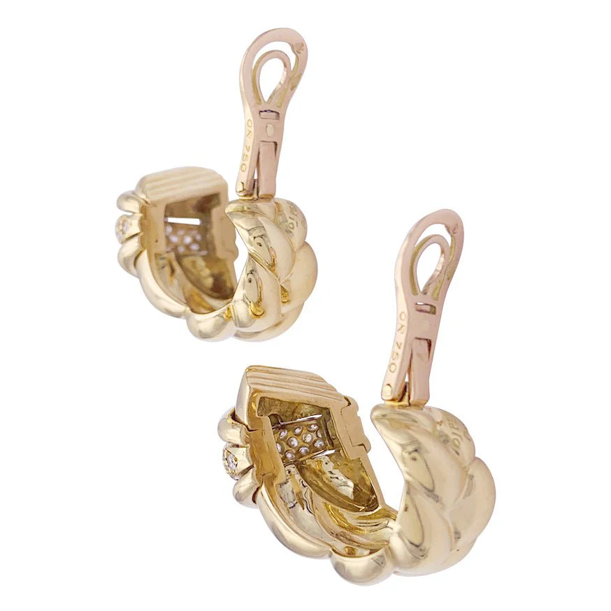 Boucles d'oreilles O.J.Perrin, "Vénitien", or jaune, diamants. - Image 2