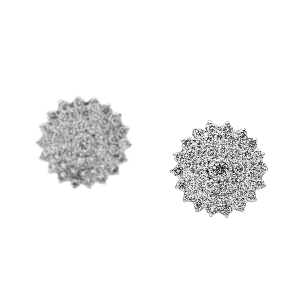 Boucles d'oreilles Puces en or blanc et diamants - Image 4